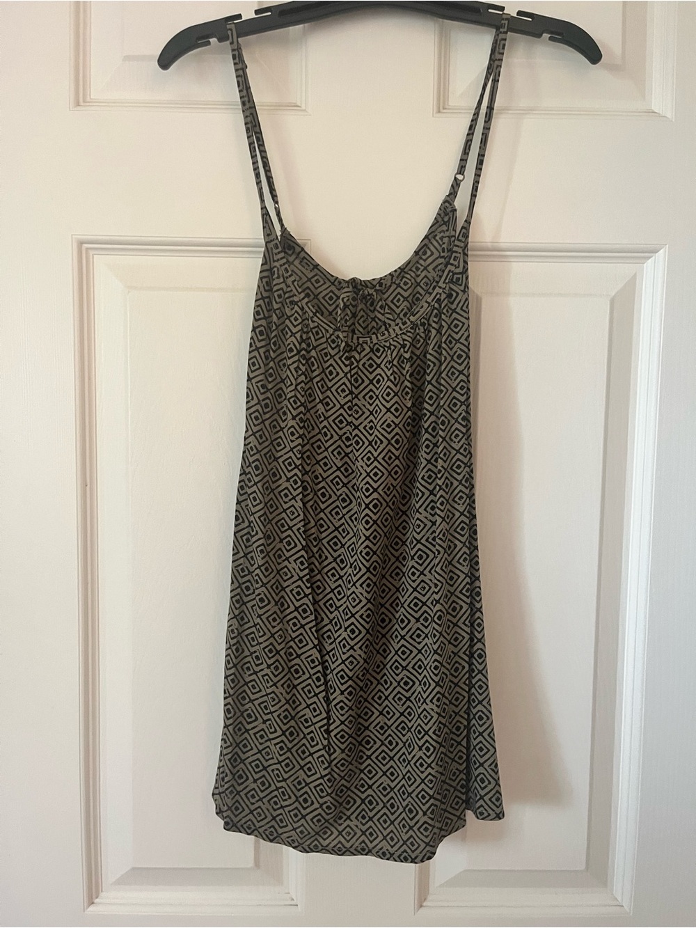 old navy women’s olive green and black spaghetti strap tank top